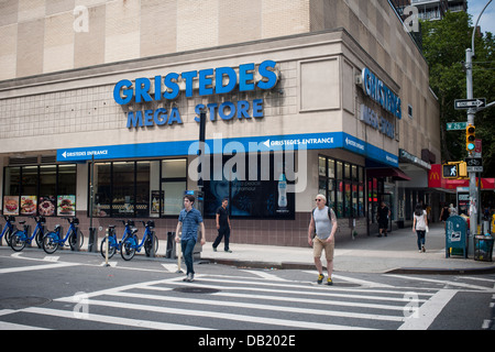 Ein Gristedes Supermarkt im Stadtteil Chelsea in New York Stockfoto