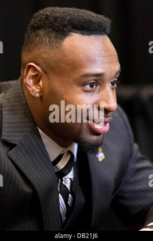 Dallas, Texas, USA. 22. Juli 2013. 22. Juli 2103: Kansas Jayhawks Runningback spricht James Sims mit Reportern während der 2013 Big 12 Conference Fußball Medientage im Omni Dallas Hotel in Dallas, TX. Bildnachweis: Csm/Alamy Live-Nachrichten Stockfoto