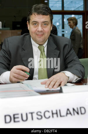 Sigmar Gabriel, Bundesminister für Umwelt, Naturschutz und Reaktorsicherheit, bei einem Treffen in Brüssel, Belgien, 20. Dezember 2007 abgebildet. Foto: Thierry Monasse Stockfoto