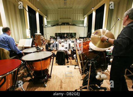 Ein Blick auf das neue/alte Orchester Tonstudio auf dem Gelände der "Filmpark Babelsberg" in Potsdam, Deutschland, 27. Dezember 2007. Der deutsche Film Orchester Babelsberg kehrte zu seinen Wurzeln auf das Filmstudio Verbindung, wo die Wiederherstellung des Musik-Produktions-Studio A wurde fertig gestellt und eröffnet mit einer Orchesterprobe am selben Tag statt. Die heutige einzige Filmstudio für Musik Stockfoto