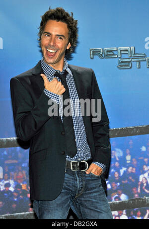 US-kanadischen Regisseur Shawn Levy bei einem Fototermin für den Film stellt "Real Steel in München, Deutschland, 12. September 2011. Der Film kommt deutschen Kinos am 10. November 2011 und erzählt die Geschichte der humanoiden Roboter kämpfen gegenseitig während Boxen Spiele. Foto: Ursula Düren Stockfoto