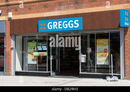 Ein Greggs Bäcker Geschäft in Peckham, Südlondon. Stockfoto