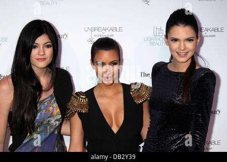 Kylie Jenner, Kim Kardashian und Kendall Jenner bei der Vorstellung ihrer Schwestern neuen Duft "Unbreakable" in der Redbury Stockfoto
