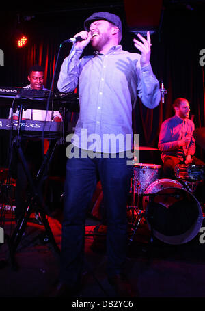 Alex Clare tritt an der Lexington London, England - 28.03.11 Stockfoto