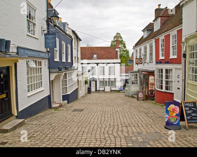 Gepflasterte Straße in Kai Hill Lymington neue Gesamtstruktur Bezirk Hampshire Vereinigtes Königreich Stockfoto