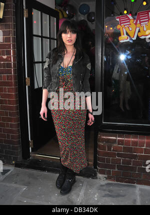 Daisy Lowe die Einführung von Mawi Luxus Schmuck Flaggschiff speichern in Ost-London-London, England - 07.04.11 Stockfoto