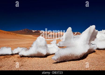 Eis und Schnee Strukturen vor dem Berg der sieben Farben (Montaña de Siete Colores), bolivianischen Anden Stockfoto