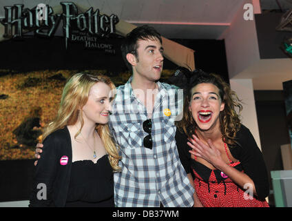 Evanna Lynch, Matthew Lewis, Natalia Tena Harry Potter und die Heiligtümer des Todes: Teil 1 - DVD Unterzeichnung statt bei HMV Oxford Street. Stockfoto