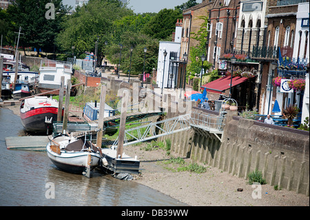 Attraktive Themse Lage am Flussufer Hammersmith West London. Stockfoto