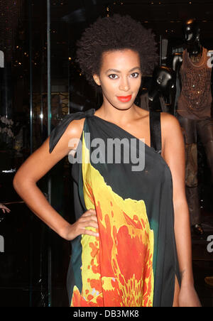 Solange Knowles Roberto Cavalli Trunk Show, Herbst/Winter Kollektion 2011/2012 bei der Roberto Cavalli Store an Crystal Shope Las Vegas, Nevada - 15.04.11 Stockfoto