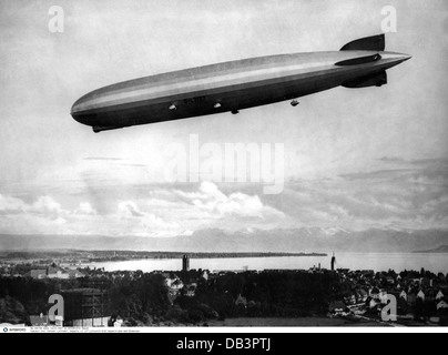 Transport / Transport, Luftfahrt, Luftschiffe, Zeppelin 'Graf Zeppelin', die über den Bodensee fliegen, Deutschland, 1920er Jahre, , Zusatzrechte-Clearences-nicht verfügbar Stockfoto