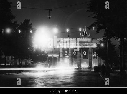 Geographie / Reisen, Deutschland, Berlin, Brandenburger Tor, Festbeleuchtung und Fahnendekoration zum 700-jährigen Jubiläum der Berliner Stadtrechte, 1937, Zusatz-Rechte-Clearences-nicht verfügbar Stockfoto