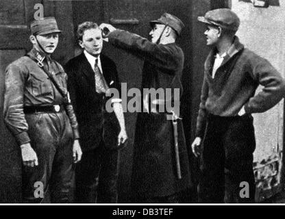 Nationalsozialismus / Nationalsozialismus, Verbrechen, Judenverfolgung, Misshandlung eines Juden, 1933, Zusatz-Rechte-Clearences-nicht vorhanden Stockfoto