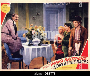 DIE MARX BROTHERS EINEN TAG BEI DEN RENNEN MGM 1937. Regie: Sam Wood. FILMPLAKAT Stockfoto