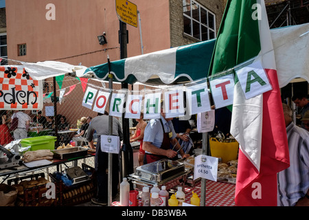 Die italienischen Themen Straßenmarkt statt, um jährliche Prozession zu Ehren der Muttergottes von Karmel zu feiern. Stockfoto