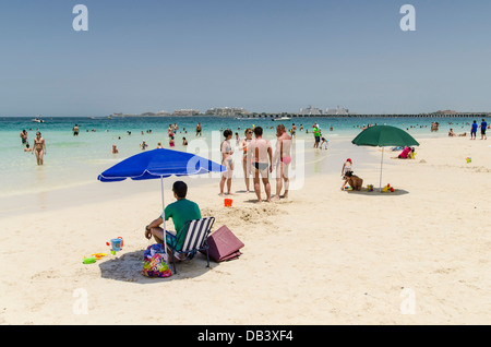 Marina Beach entlang der Jumeirah Beach Residence, Dubai, Vereinigte Arabische Emirate Stockfoto