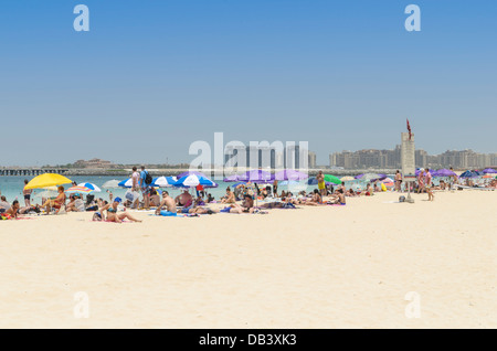 Marina Beach entlang der Jumeirah Beach Residence, Dubai, Vereinigte Arabische Emirate Stockfoto