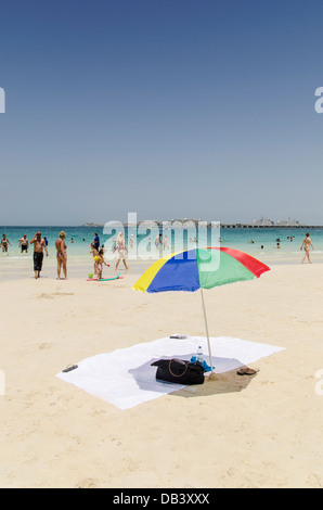 Marina Beach entlang der Jumeirah Beach Residence, Dubai, Vereinigte Arabische Emirate Stockfoto