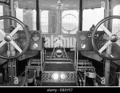 Transport / Transport, Luftfahrt, Wasserflugzeug, Dornier do X, Baujahr 1929, Innenansicht, Cockpit, Anfang 1930er Jahre, Zusatzrechte-Abferenzungen-nicht vorhanden Stockfoto