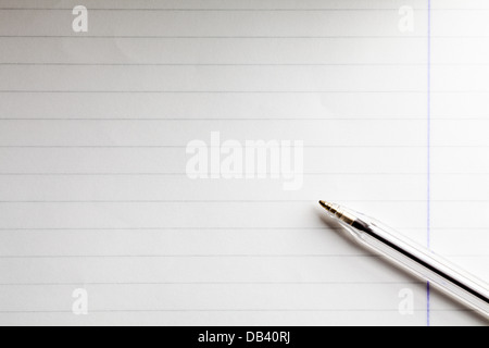 Gefütterte Übungsseite Notizbuch mit Stift Stockfoto