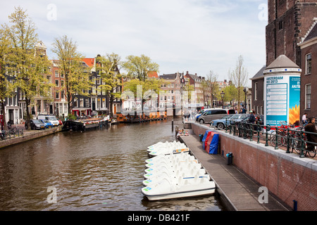 Prinsengracht Kanal in Amsterdam, neben der Westerkerk, Niederlande, Nord-Holland. Stockfoto