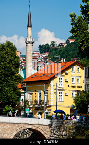 Latein-Brücke am Fluss Miljacka, Ort, wo getötet wurde Erzherzog Franz Ferdinand. Bosnien und Herzegowina. Balkan. Europa. Stockfoto