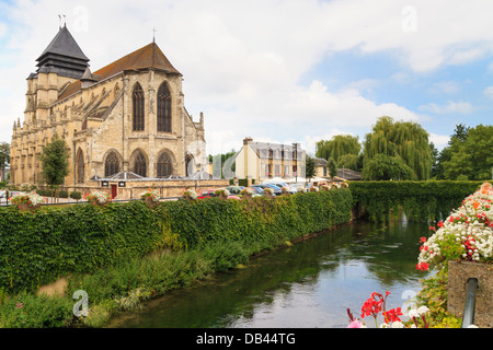 Berühmte Käse Dorf von Pont-l'Évêque, Normandie, Frankreich Stockfoto