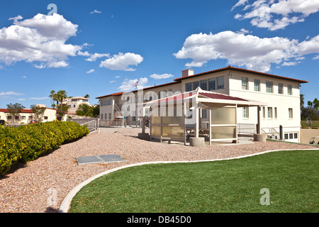 Staatliche Ämter Garten und Pavillon im Zentrum von Boulder City, Nevada. Stockfoto