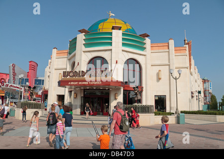 Die "Welt von Disney" Speichern in Disneyland Paris, Marne-la-Vallée, in der Nähe von Paris, Frankreich. Stockfoto