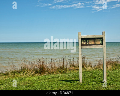 kein Schwimmen-Zeichen an den Ufern des Lake Ontario, Huron, New york Stockfoto