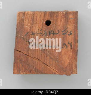 Mumie-Label mit demotischen Inschrift M.80.202.144 Stockfoto