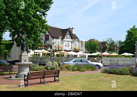 The Hare and Hounds Pub, The Village Green, Claygate, Surrey, England, Vereinigtes Königreich Stockfoto