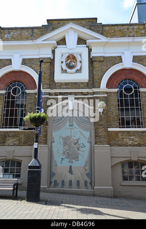 Dekorative Putz, The Haymarket Theatre, Wote Street, Basingstoke, Hampshire, England, Vereinigtes Königreich Stockfoto