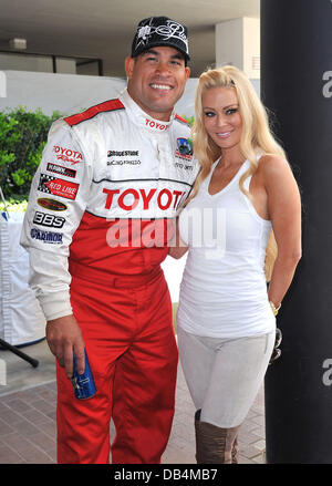 Tito Ortiz und Jenna Jameson die 2011 Toyota Grand Prix Pro Promi-Rennen auf der Toyota-Grand-Prix-Strecke in Long Beach, Los Angeles, Kalifornien - 16.04.11 Stockfoto