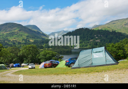 Seite Bauernhof Campingplatz mit Blick auf Ullswater, in der Nähe von Patterdale, Nationalpark Lake District, Cumbria, England UK Stockfoto