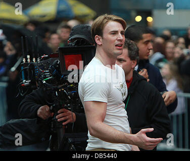 Chris Evans filmt eine Szene für "Captain America: The First Avenger" vor Ort in Manhattan New York City. Stockfoto