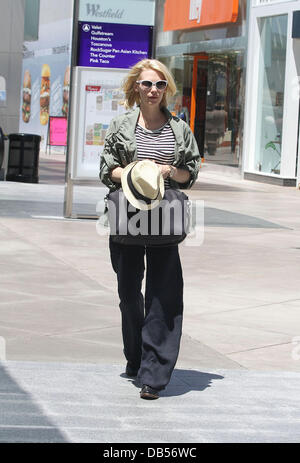 January Jones Einkaufszentrum Westfield Beverly Hills, Kalifornien - 25.04.11 Stockfoto