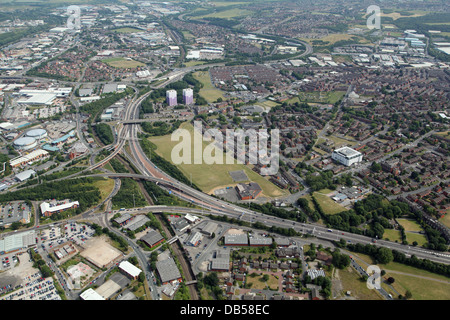 Luftaufnahme der Ausfahrt 3 der Autobahn M621 in Holbeck, South Leeds Stockfoto