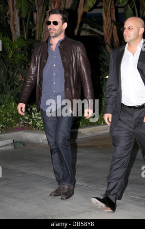 Jon Hamm kommt für Spiel 5 der NBA Playoffs 2011 zwischen der LA Lakers und die New Orleans Hornets im Staples Center Los Angeles, Kalifornien - 26.04.11 Stockfoto