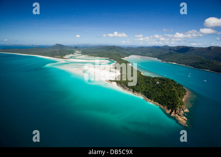 Luftaufnahme von Tongue Point, Hill Inlet und Whitehaven Beach. Whitsunday Island, Whitsundays, Queensland, Australien Stockfoto