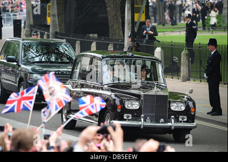Catherine, Herzogin von Cambridge aka Kate Middleton Ankunft mit ihrem Vater Michael Middleton die Hochzeit von Prinz William und Catherine, Herzogin von Cambridge aka Kate Middleton - Westminster Abbey London, England - 29.04.11 Stockfoto