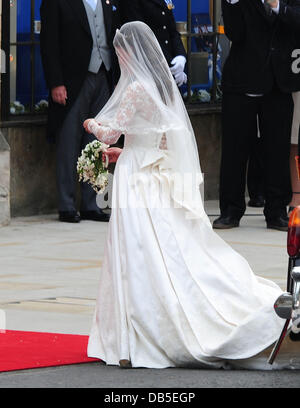 Catherine, Herzogin von Cambridge aka Kate Middleton Ankunft mit ihrem Vater Michael Middleton die Hochzeit von Prinz William und Catherine, Herzogin von Cambridge aka Kate Middleton - Westminster Abbey London, England - 29.04.11 Stockfoto