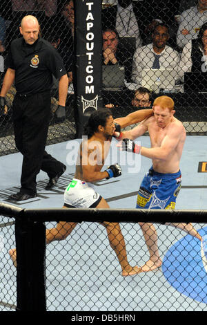 Ben Henderson Vs Mark Bocek UFC 129 - Leichtgewicht Kampf statt im Rogers Centre. Toronto, Kanada - 30.04.11 Stockfoto