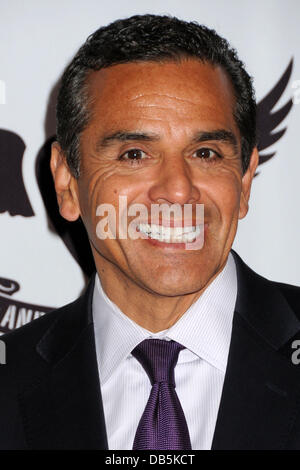 Antonio Villaraigosa, Bürgermeister von Los Angeles 18. jährliche Rennen zu löschen MS im Hyatt Regency Century Plaza - Ankünfte Los Angeles, Kalifornien - 29.04.11 statt Stockfoto