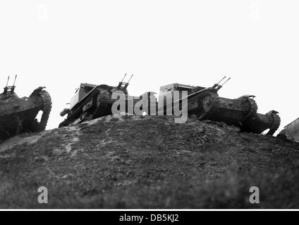 Militär, Italien, Armee, Tankette Carro Veloce CV-35 (L3/35) während eines Panzerrennens in Italien, 1936, zusätzliche-Rechte-Abfertigung-nicht verfügbar Stockfoto