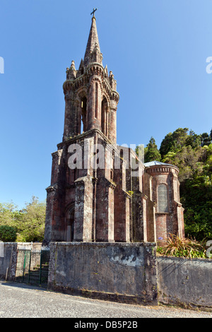 Neugotische Kapelle Nossa Senhora Das Vitórias am Lagoa Das Furnas, São Miguel, Azoren Stockfoto