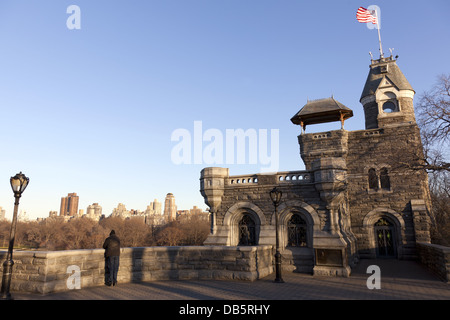 Schloss Belvedere am Turtle Teich im Central Park - New York City, USA Stockfoto