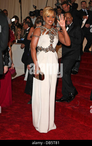 Mary J. Blige Alexander McQueen: Savage Beauty "Costume Institute Gala 2011 am Metropolitan Museum of Art New York City, USA - 02.05.11 Stockfoto