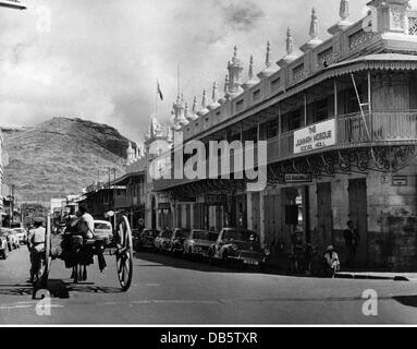 Geographie / Reisen, Mauritius, Port Louis, Straßenszenen, Royal Street / Joseph Riviere Street, Jummah Moschee, 1960er, 60er, 20. Jahrhundert, historisch, Straßenszenen, Straßenszenen, Fußgänger, Passanten, Passanten, Altstadt, Altstadt, Altstadt, Altstadt, Altstadt, Altstadt, Innenstadt, Innenstadt, Innenstadt, Stadtzentrum, Stadtkern, Gebäude, Gebäude, Außenansicht, Autos, Personen, zusätzliche-Rechte-Clearences-nicht verfügbar Stockfoto