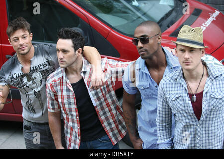 Duncan James, Antony Costa, Simon Webb, Lee Ryan von Blue Stars außerhalb der ITV-TV-Studios London, England - 03.05.11 Stockfoto